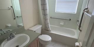 Beautiful 2Bed/2Bath with 2-Car Garage Gallery 10