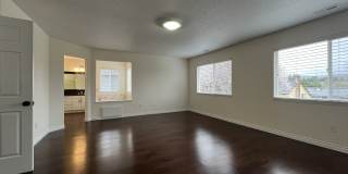 Grand 5 Bedroom Home Featuring 19ft Ceilings, Family Room & Main-Level Suite Gallery 41