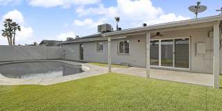 6 Bed/ 3 Bath with Pool Gallery 1