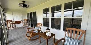 Welcome to our stunning 3-bedroom, 2-bathroom condo located in the beautiful city of Wilmington, NC. Gallery 1