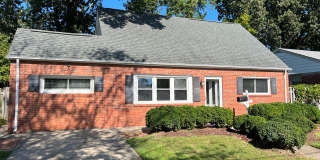 Large Brick Cape Cod just blocks from the beach Gallery 1