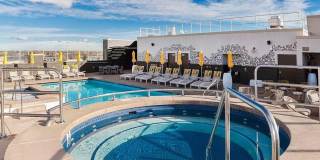 2-BDR Retreat with Rooftop Pool & Gym Gallery 31