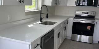Beautifully Renovated 1 Bedroom Apartment Gallery 1