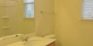 4 Bedroom 2 Bathroom Creekside At Georgetown Village Home Gallery 7