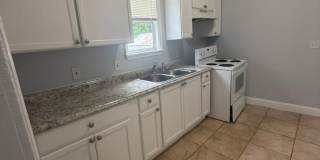Fully Renovated 3/1 first floor single family home available for Immediate rent! Gallery 21