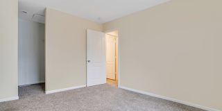 Glen at Bogey Hills Gallery 17