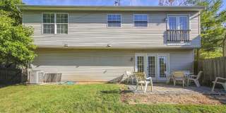 FENCED IN YARD!!!  Beautiful 4/3 UPDATED SF Home in Gaithersburg Gallery 14
