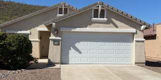 Spacious 3-Bed Home with Chef’s Kitchen & Private Oasis in Tucson 85743 Gallery 1