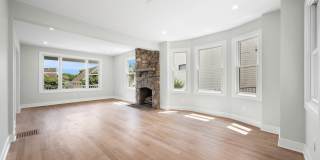 115 E Elm Street Gallery 5
