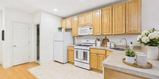 GARAGE PARKING! Spacious 3 Bed, 1.5 Bath Brewerytown Home Private Garage AUGUST 1 Gallery 8