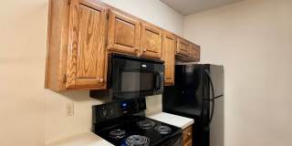 Central/UT 2/2 Apartments PRELEASE 8/15/2025 Gallery 3