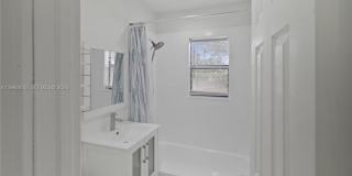 1425 NW 10th Pl Gallery 5