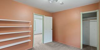 2515 1/2 Sumner Avenue - 2 Gallery 7