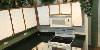 Exceptionally Clean 2-Bedroom Ranch with Double Car Garage Gallery 5