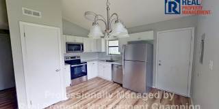 Adorable 2 BD/1 BA Duplex with Covered Back Patio Gallery 5