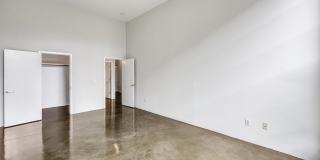Authentic Loft Living in an Emeryville Landmark Gallery 12