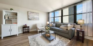 Midtown 300 Gallery 16