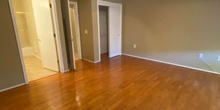 Stylish 2-Bedroom Townhouse in Sun City Summerlin with Resort-Style Amenities Gallery 5