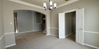 Bright home with big windows & open floorplan available in Circle C Ranch! Gallery 5