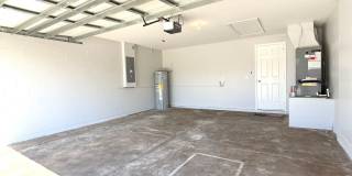 Beautiful 3 Bed 2 Bath Ranch Pool Home! Lawn & Pool Care Included! Gallery 30