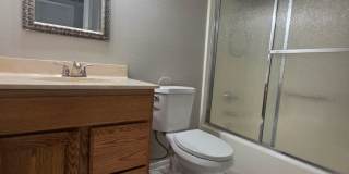 MOVE IN SPECIAL IN TEMPE: NEAR ASU Gallery 17