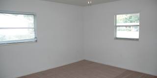 Available Fall 2026! 3 Bed/2 Bath House Right off of NW 34th St. Close to UF Gallery 9