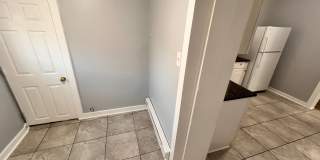 Updated 3 Bedroom 1.5 Bath Townhome w/ Paved Yard + Washer & Dryer Gallery 10