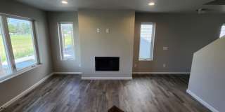 Modern 3 bed 2.5 bath twinhome in South Bismarck Gallery 4