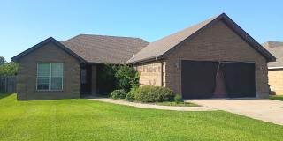 Modern 3BR/2BA Home with Concrete Floors Gallery 1