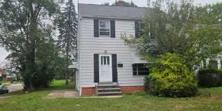 Spacious 3-Bedroom Home on a Large Corner Lot Gallery 1