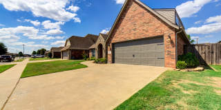 4 Bed | 3 Bath in Jenks! Gallery 1