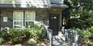 Murrayhill Townhouse Close To All The Action Gallery 1