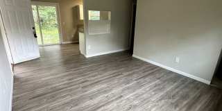 3/1 on corner lot! Available now! Gallery 4
