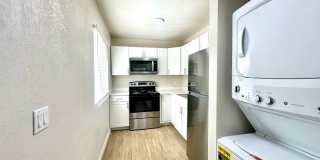 4424 Bellevue Newly Renovated Apartments with All Appliances Included! Gallery 6