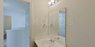 924 Sanford Lane Gallery 13