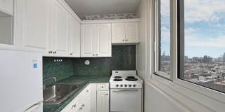 100 MANHATTAN AVE Gallery 3