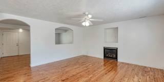 Beautiful 2 Story Home w attached 2 car garage Gallery 9