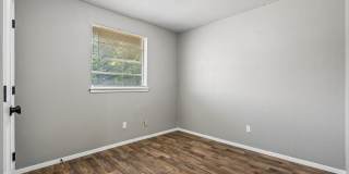 Charming 3 Bedroom Home with Spacious Backyard Gallery 18