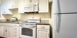 Renovated 2 Bed/1.5 Bath Townhouse in Park Pacifica with GARAGE! Renovated 2 Bed/1.5 Bath Townhouse in Park Pacifica with GARAGE! Gallery 5