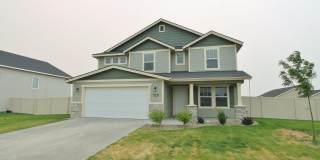 Spacious Home w/Open Floor-Plan Gallery 1