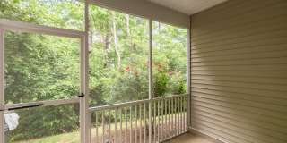 3be / 2.5ba Townhouse with Screened Porch and Community Pool in North Durham Gallery 20