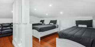 437 Holiday Dr Gallery 13