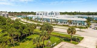 373 SE Sea Hunt Way Gallery 27