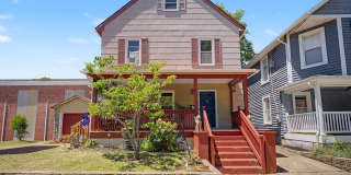 1105 NE Emory Street Gallery 1