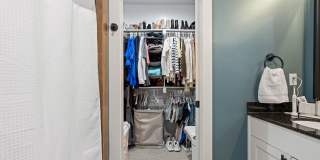 This luxurious townhouse on Cherry St. Gallery 33