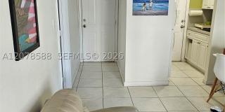 3030 Collins Ave Gallery 10