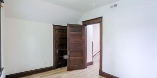 910 Sanders Street Gallery 33