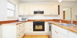 Charming Home With Fenced Yard Gallery 9