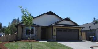 3BED2BATH - YARD, GARAGE, LAUNDRY HOOKUPS Gallery 1