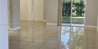 3389 NE 4th St Gallery 7